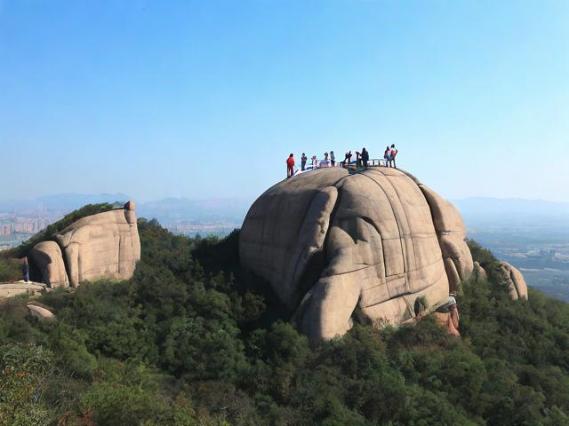 西峰有哪些必去的热门旅游景点?