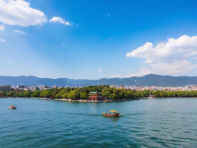昆明市的浪漫旅游景点在哪里