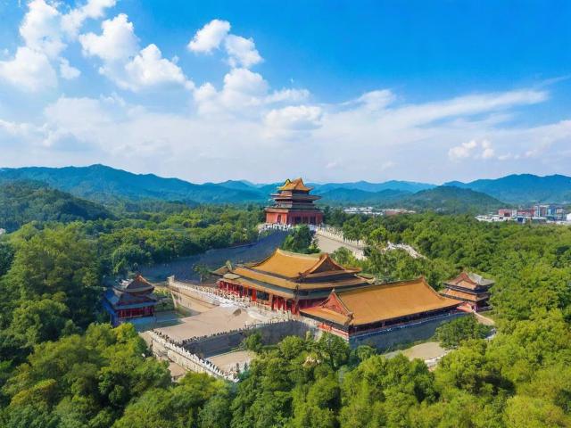 8月份哪里的旅游景点比较好玩