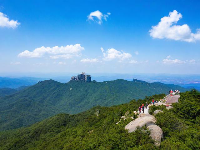 五指峰旅游景点在哪里啊