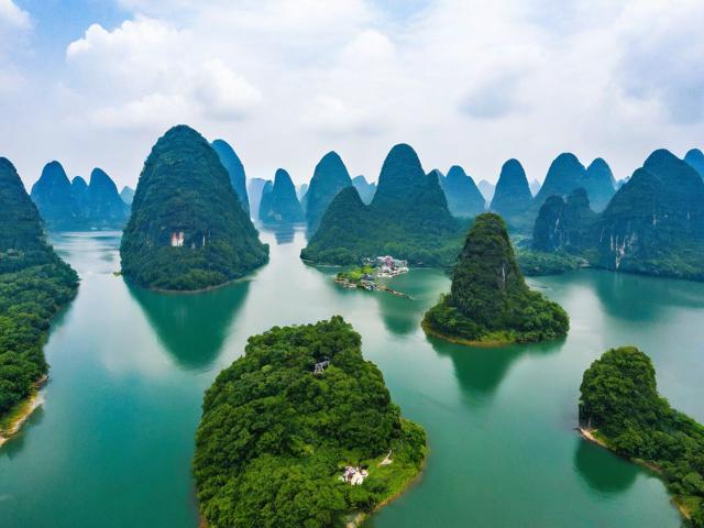 广州到贺州旅游,有哪些必去景点和美食推荐?