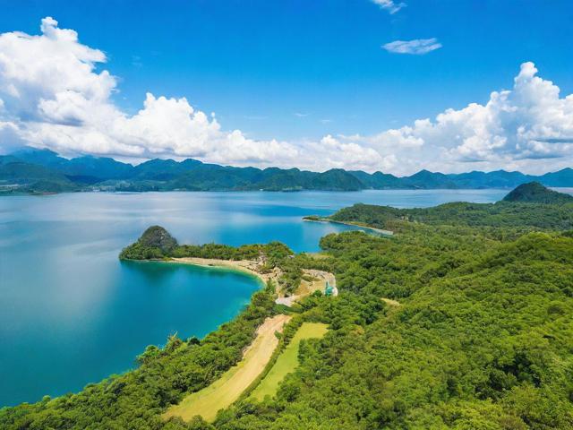How to Effectively Plan an EnglishLanguage Travel Guide?