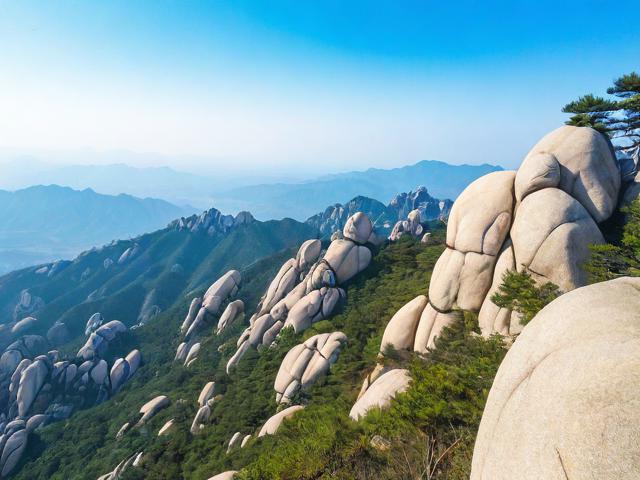 崂山南线游玩有哪些必去景点，交通住宿如何规划？