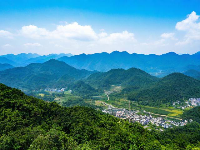 白山市旅游攻略,有哪些必游景点和特色美食?