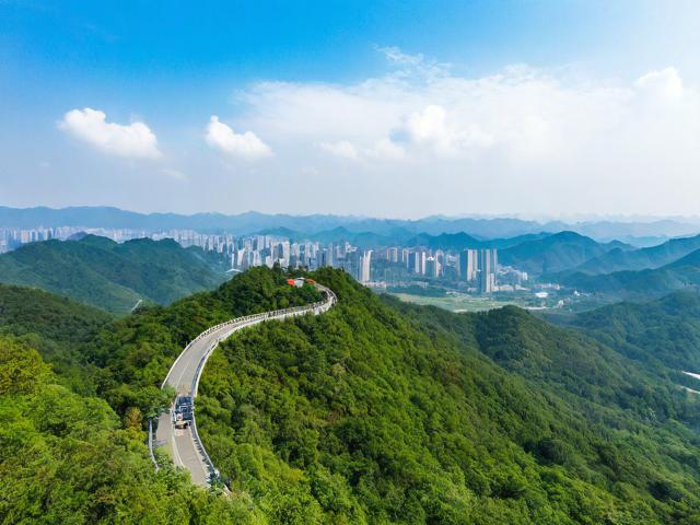 曾家山旅游攻略,有哪些必去景点和美食推荐?