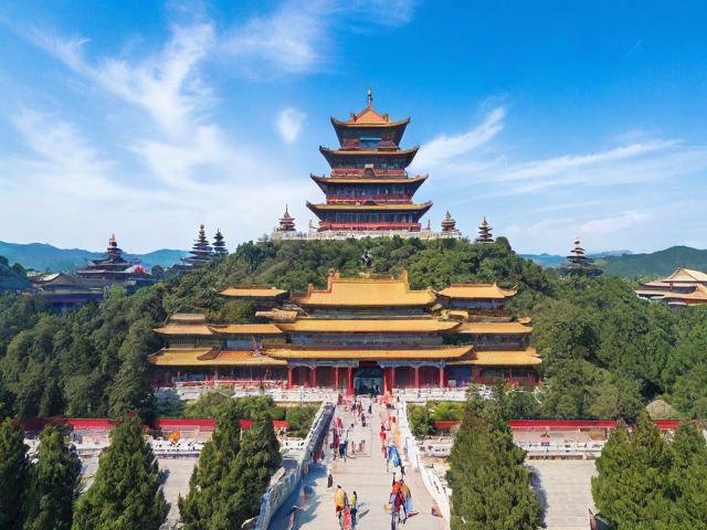 八月份去哪里旅游景点