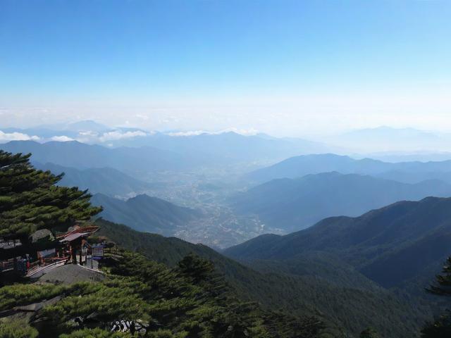 峨眉山的旅游景点有哪些?