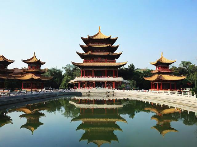 大唐芙蓉园游玩攻略,有哪些必知要点?,或者,大唐芙蓉园攻略里,藏着啥独特游玩法?