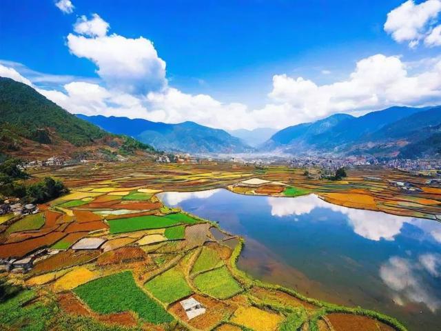 云南5月旅游攻略,云南5月旅游攻略,五月去云南,有哪些不容错过的美景与体验?