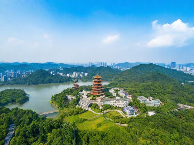 成都周边三日游,有哪些不可错过的景点和美食?