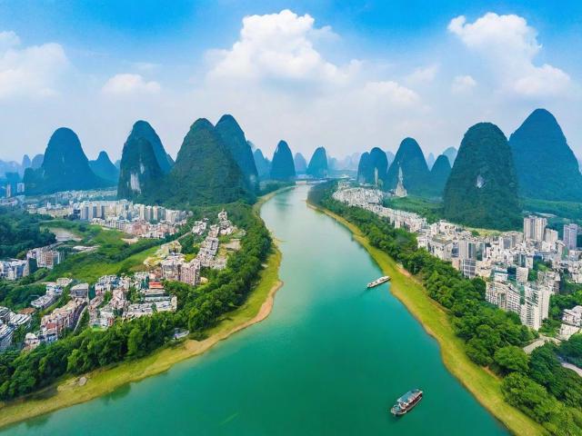 广西国庆旅游攻略,有哪些不容错过的景点和美食?