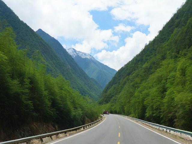 自驾黑竹沟旅游攻略,有哪些必去景点和注意事项?