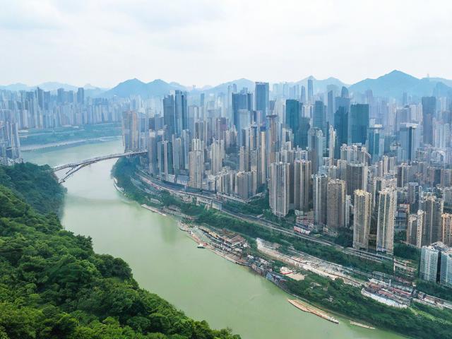 重庆有哪些旅游景点？，或者更吸引点击的版本，，重庆必去的旅游景点有哪些？