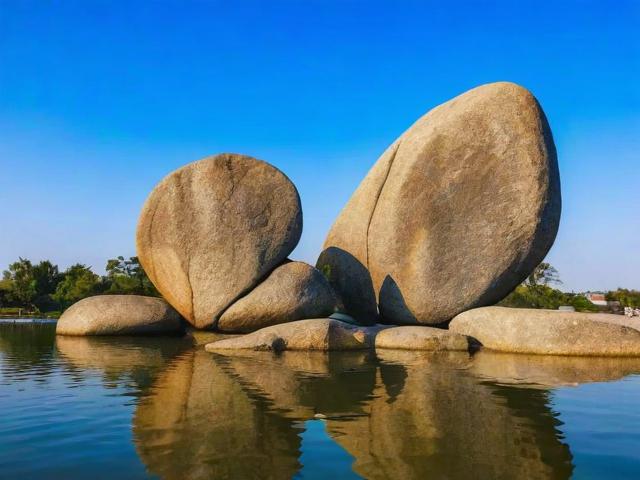 旅游景点的三生石在哪里