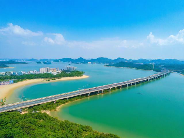 青鱼湾游玩攻略,有哪些必去景点和美食推荐?