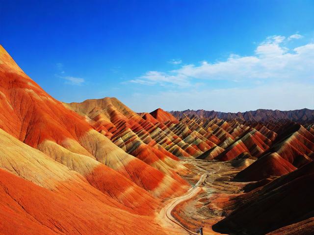 张掖旅游攻略,如何玩转这座魅力边城?,张掖旅游攻略,有哪些小众景点值得一去?,张掖旅游攻略,怎样安排行程才最合理?,张掖旅游攻略,美食探索,有哪些不容错过?,张掖旅游攻略,住宿选择,哪里性价比最高?,张掖旅游攻略,交通出行,怎样最便捷高效?,张掖旅游攻略,带孩子游玩,有何特别推荐?,张掖旅游攻略,情侣同游,哪些地方浪漫至极?,张掖旅游攻略,摄影爱好者,最佳拍摄点在哪?,10. 张掖旅游攻略,自驾游张掖,路线怎么规划好?
