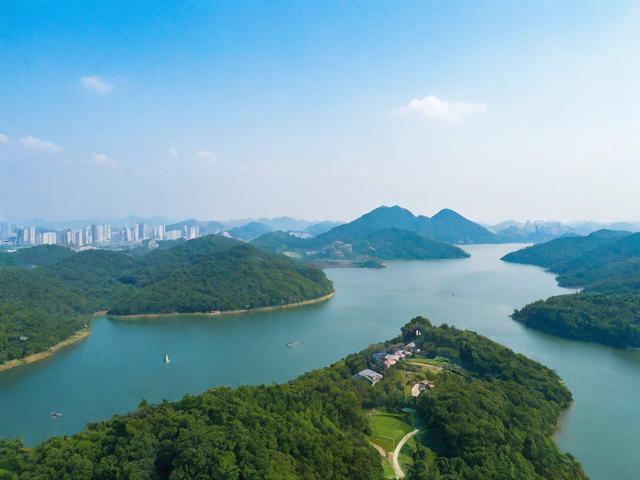 一个人适合去哪里旅游散心浙江（适合一个人散心的旅游地方浙江）