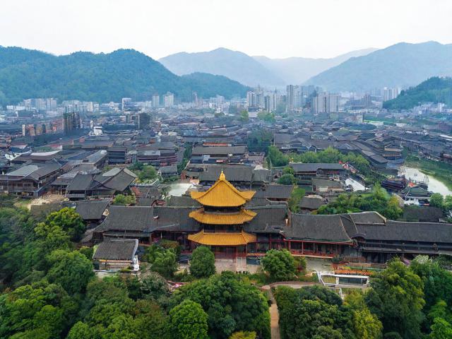 阆中游玩攻略,有哪些必去景点和特色美食?