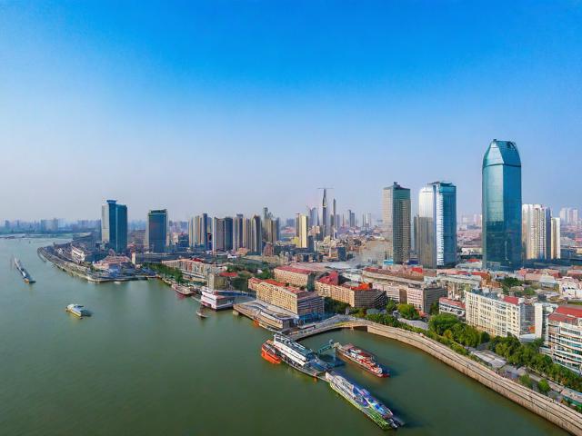 张家港旅游攻略有哪些必去景点?,张家港旅游攻略中美食推荐有哪些?,张家港旅游攻略,住宿怎么选?,张家港旅游攻略,交通出行咋安排?,张家港旅游攻略,游玩路线如何规划?