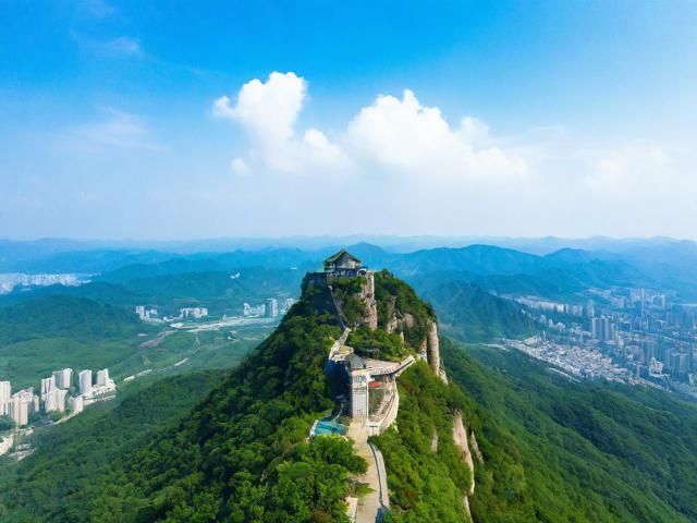 云梦山5a级旅游景点在哪里