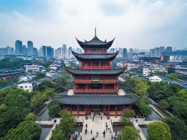 成都七天游攻略,有哪些不容错过的景点和美食?