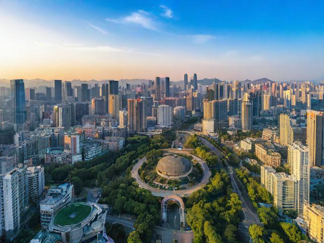 南昌市区有哪些必去的旅游景点推荐?
