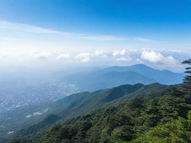 四川峨眉山旅游攻略,有哪些必去景点和注意事项?
