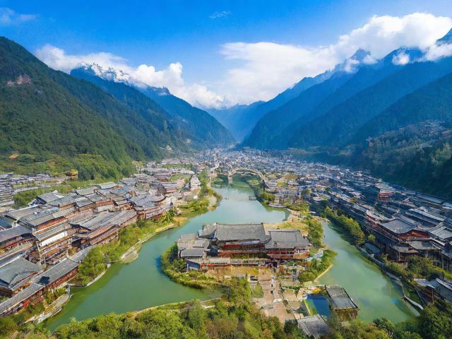 四川嗨皮旅游景点在哪里