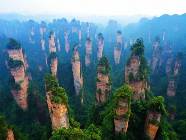 张家界凤凰旅游攻略,如何规划完美行程享受湘西美景?