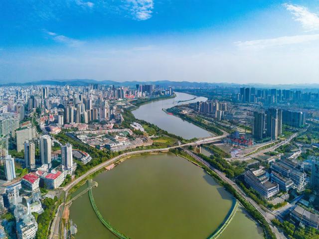 东兴游玩攻略，东兴游玩攻略，如何充分体验这座魅力之城？
