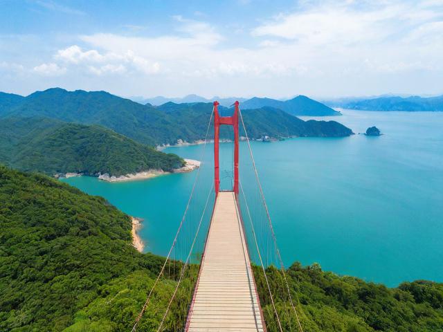 哪里有吊桥的旅游景点