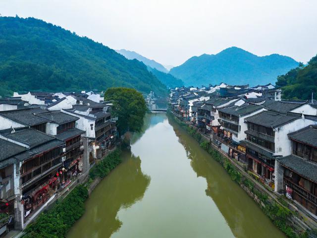 平江路游玩攻略,有哪些必去景点和特色体验?,平江路攻略,怎样规划能尽享其独特风情?,平江路旅游攻略,美食与美景如何兼顾游玩?
