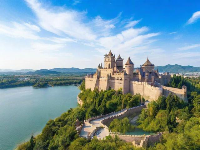 哪里最好玩而且还省钱旅游景点