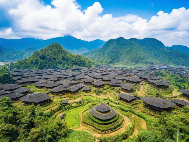 一寨两国旅游景点在哪里