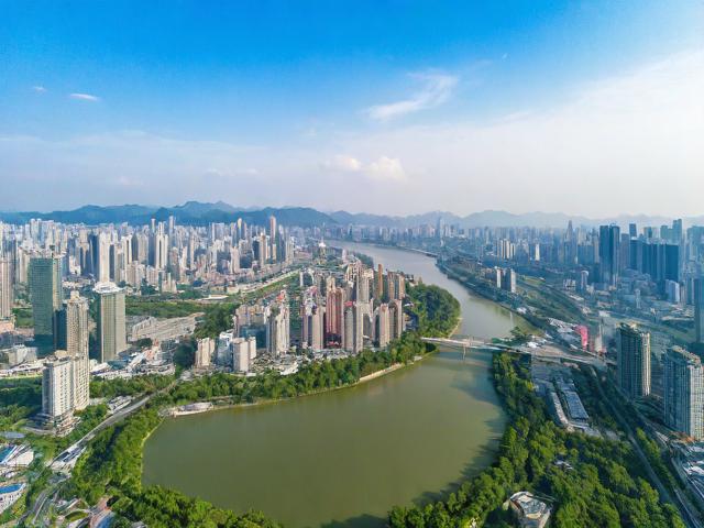 贵阳市旅游攻略,有哪些不可错过的景点和美食推荐?