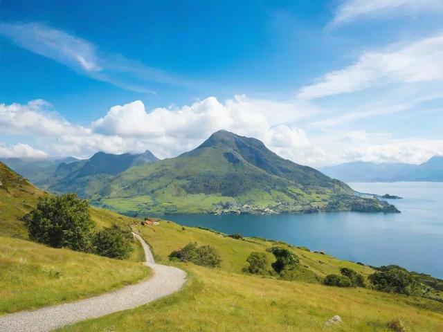一个人适合去哪里旅游散心治愈(一个人适合去哪里旅游散心治愈11)