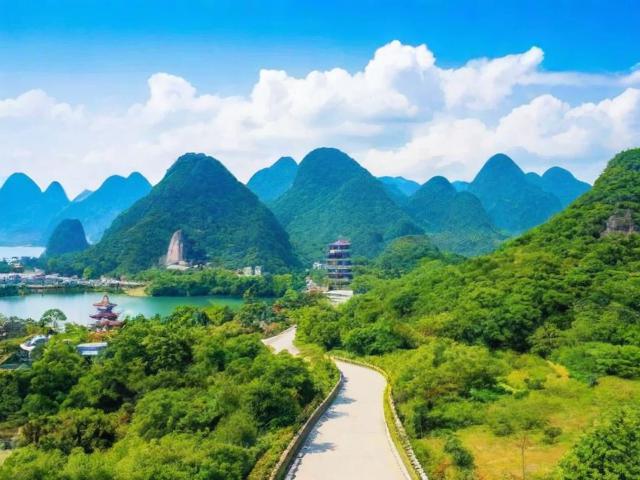 附近坐公交车旅游景点在哪里