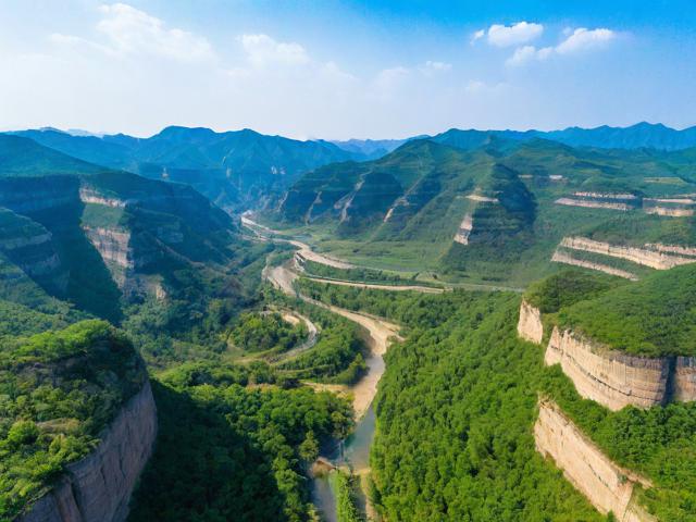 易县旅游景点位置在哪里