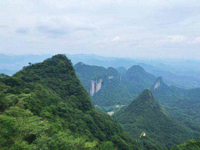 姑婆山游玩攻略,有哪些必去景点和特色体验?