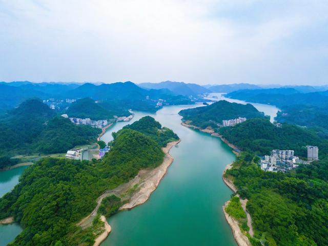 江西有哪些著名的旅游景点？