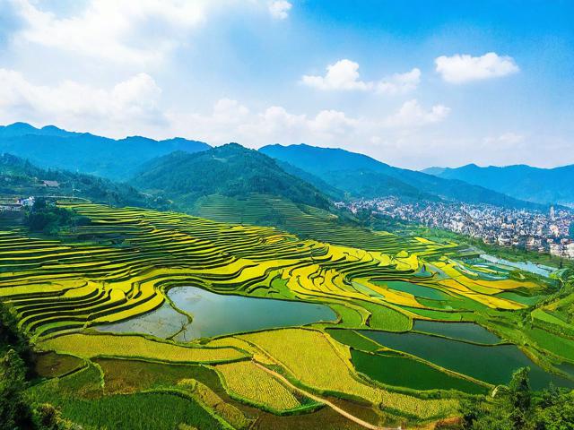离罗甸县近的旅游景点在哪里