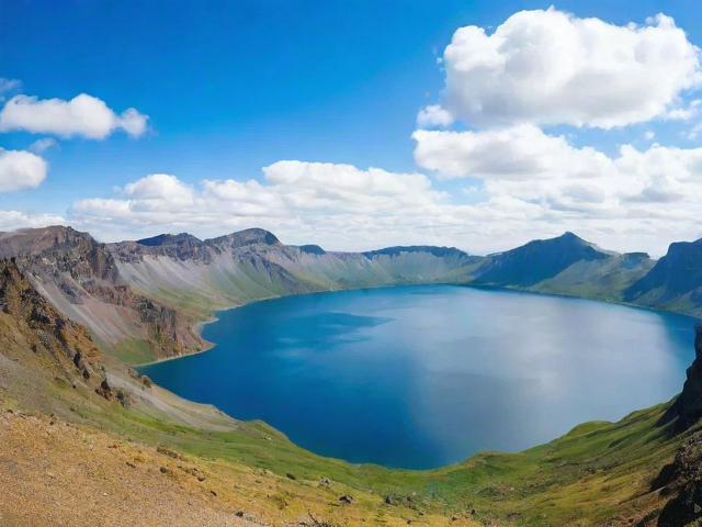一个人适合去哪里旅游散心女生(一个人适合去哪里旅行散心)