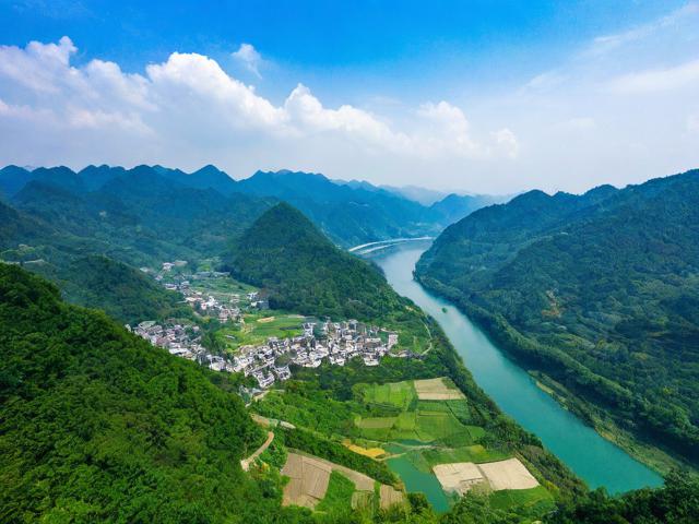 川东旅游攻略,探索哪些隐藏美景和地道美食?