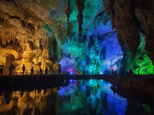 宜宾石洞旅游景点出发点在哪里