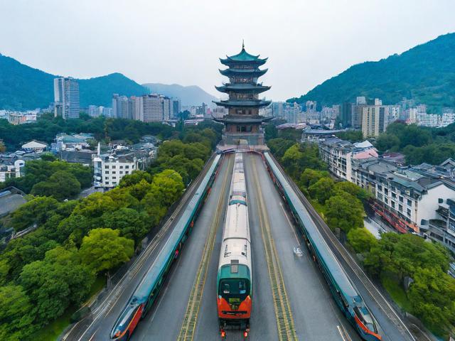 武陵哪里有旅游景点坐公交车的