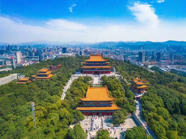 哪里的旅游景点好一点儿