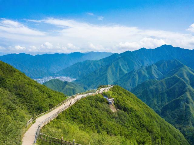 万山的旅游景点在哪里啊