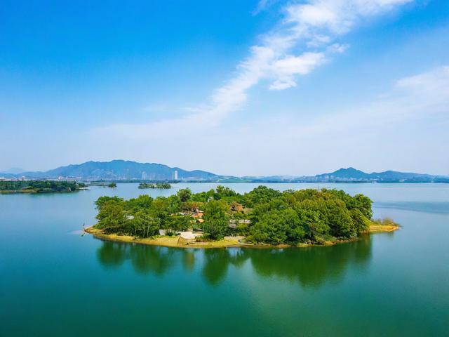 旅游景点湖心岛在哪里哟