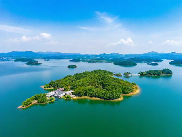 旅游景点湖心岛在哪里哟