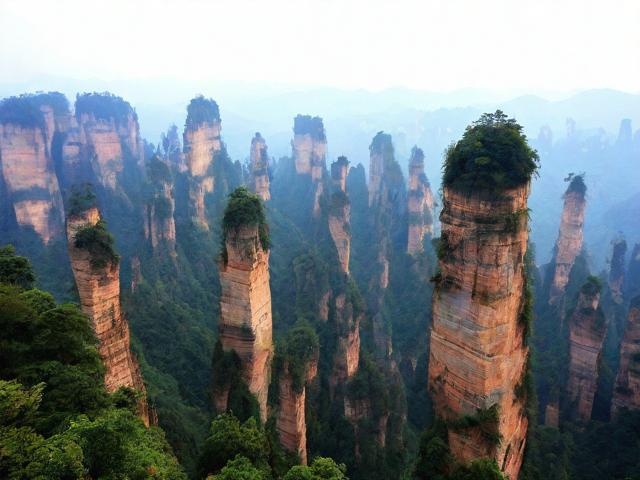张家界自助游4天攻略,有哪些必玩景点和美食推荐?